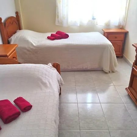 80 M From The Beach, Magnificent Views Апартаменты