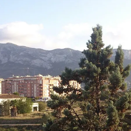 80 M From The Beach, Magnificent Views Апартаменты *