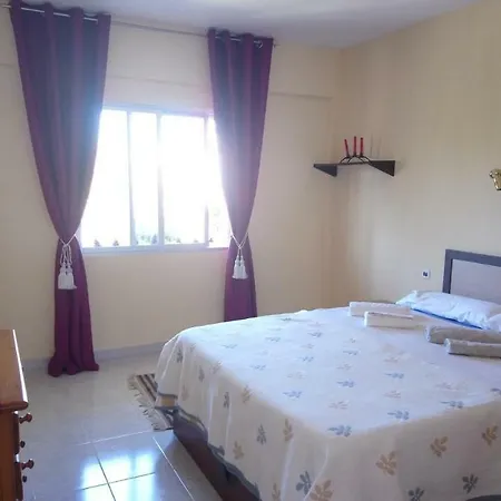 80 M From The Beach, Magnificent Views Апартаменты *